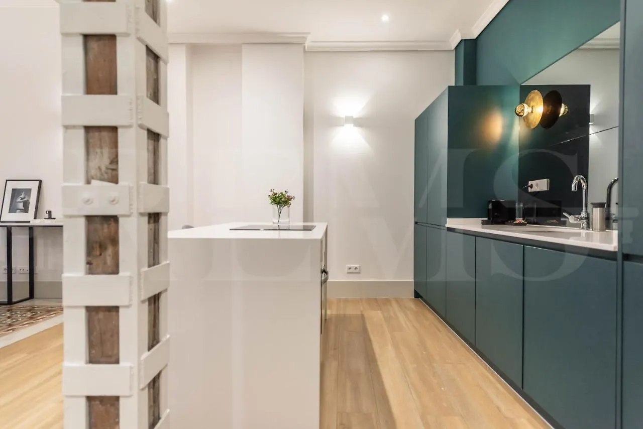 Modern Luxe Apartment In The Historic City Center By Rems Malaga
