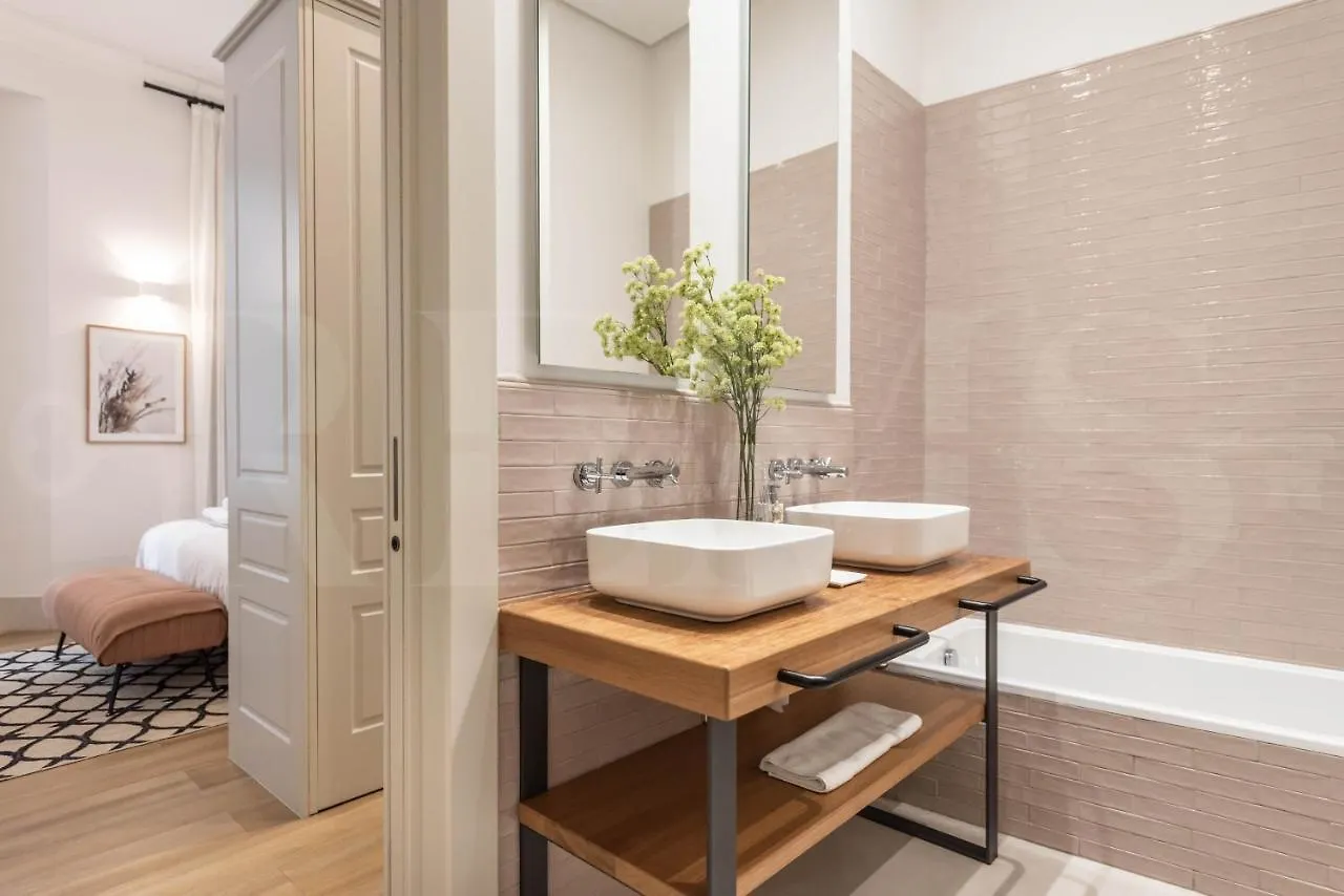 Modern Luxe Apartment In The Historic City Center By Rems Malaga