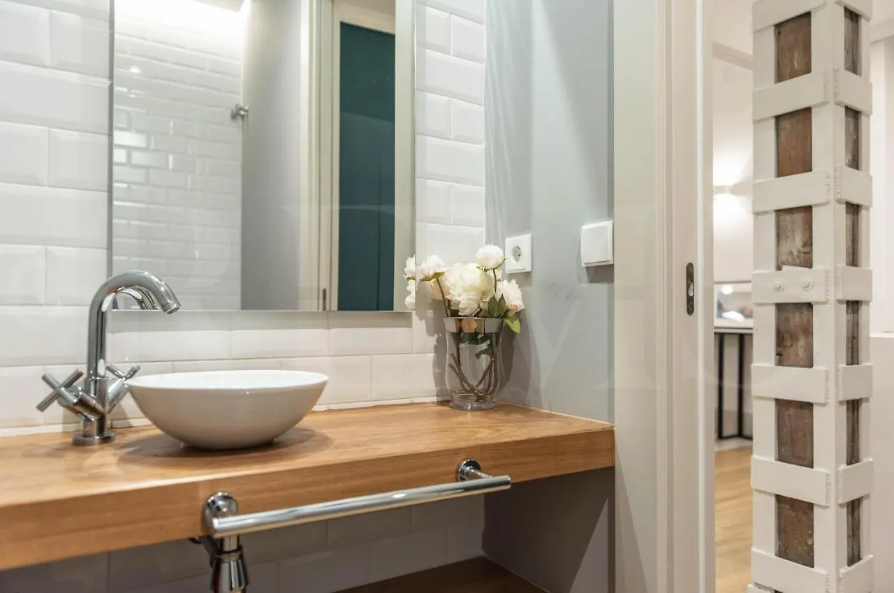 Modern Luxe Apartment In The Historic City Center By Rems Malaga