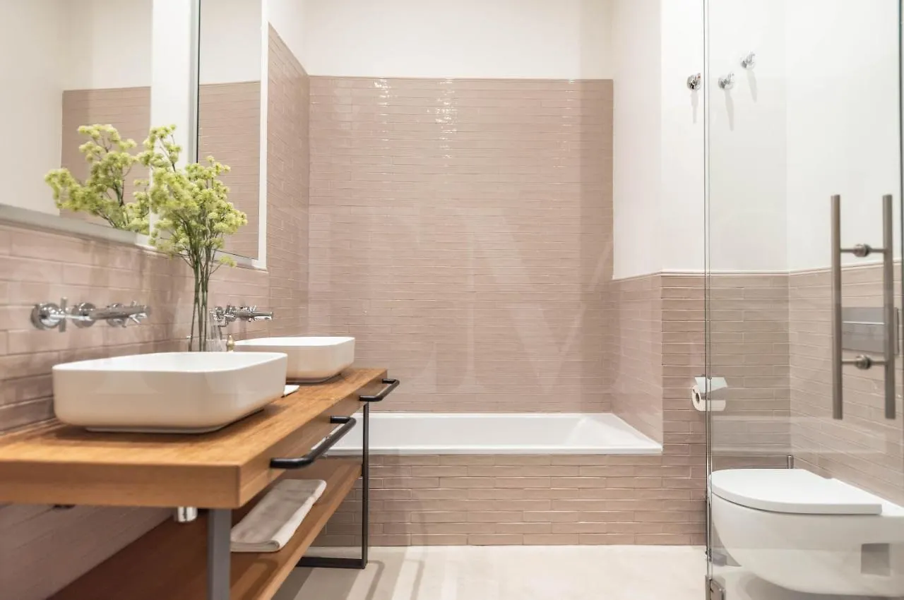 Modern Luxe Apartment In The Historic City Center By Rems Malaga