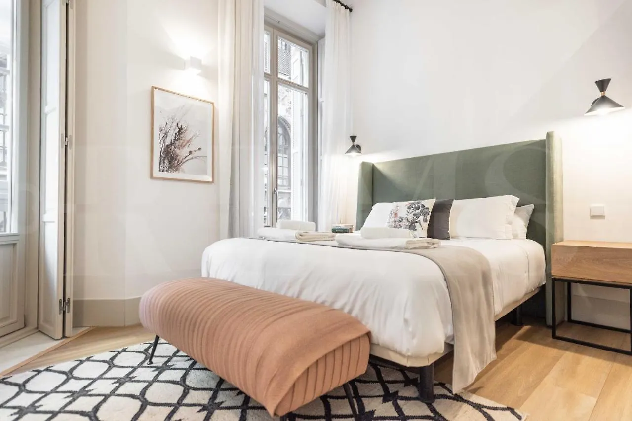 Modern Luxe Apartment In The Historic City Center By Rems Malaga