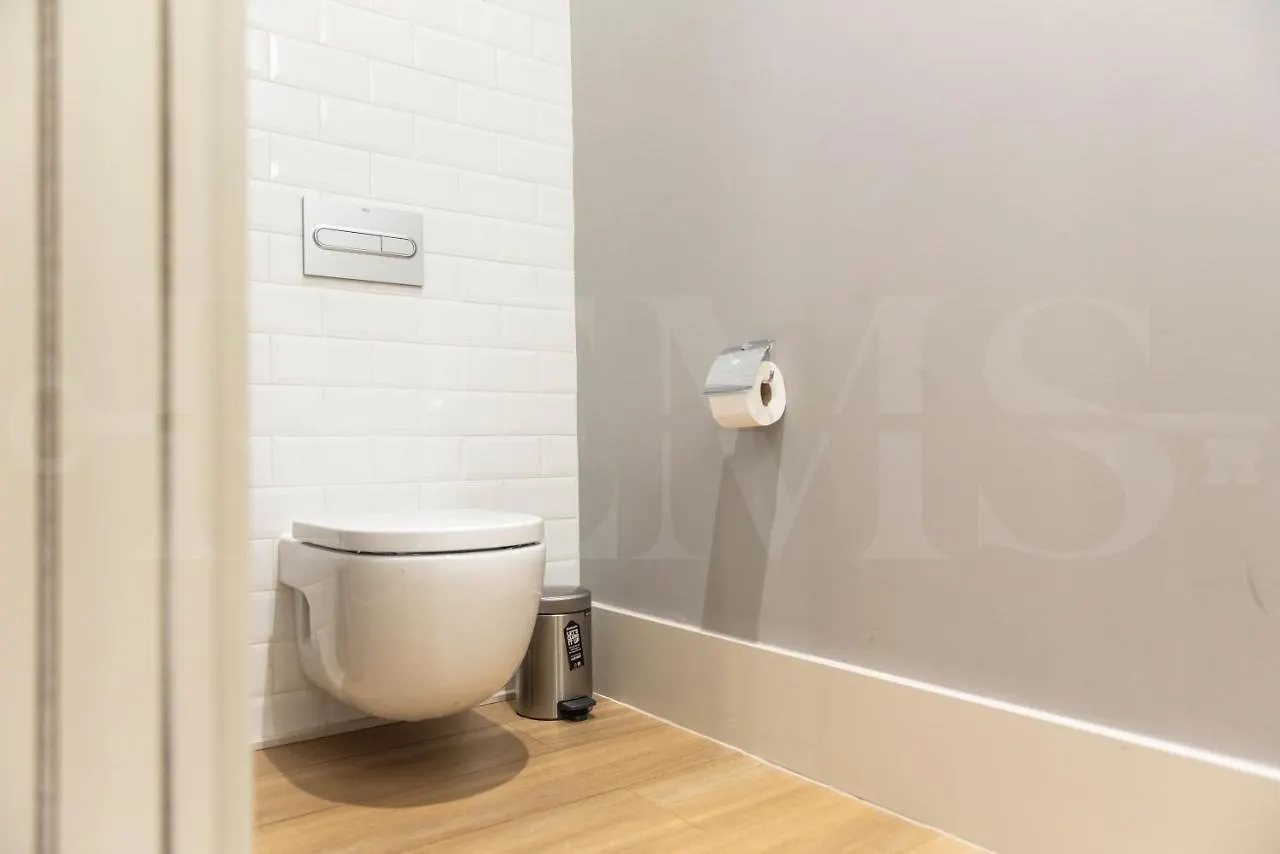 Modern Luxe Apartment In The Historic City Center By Rems Malaga