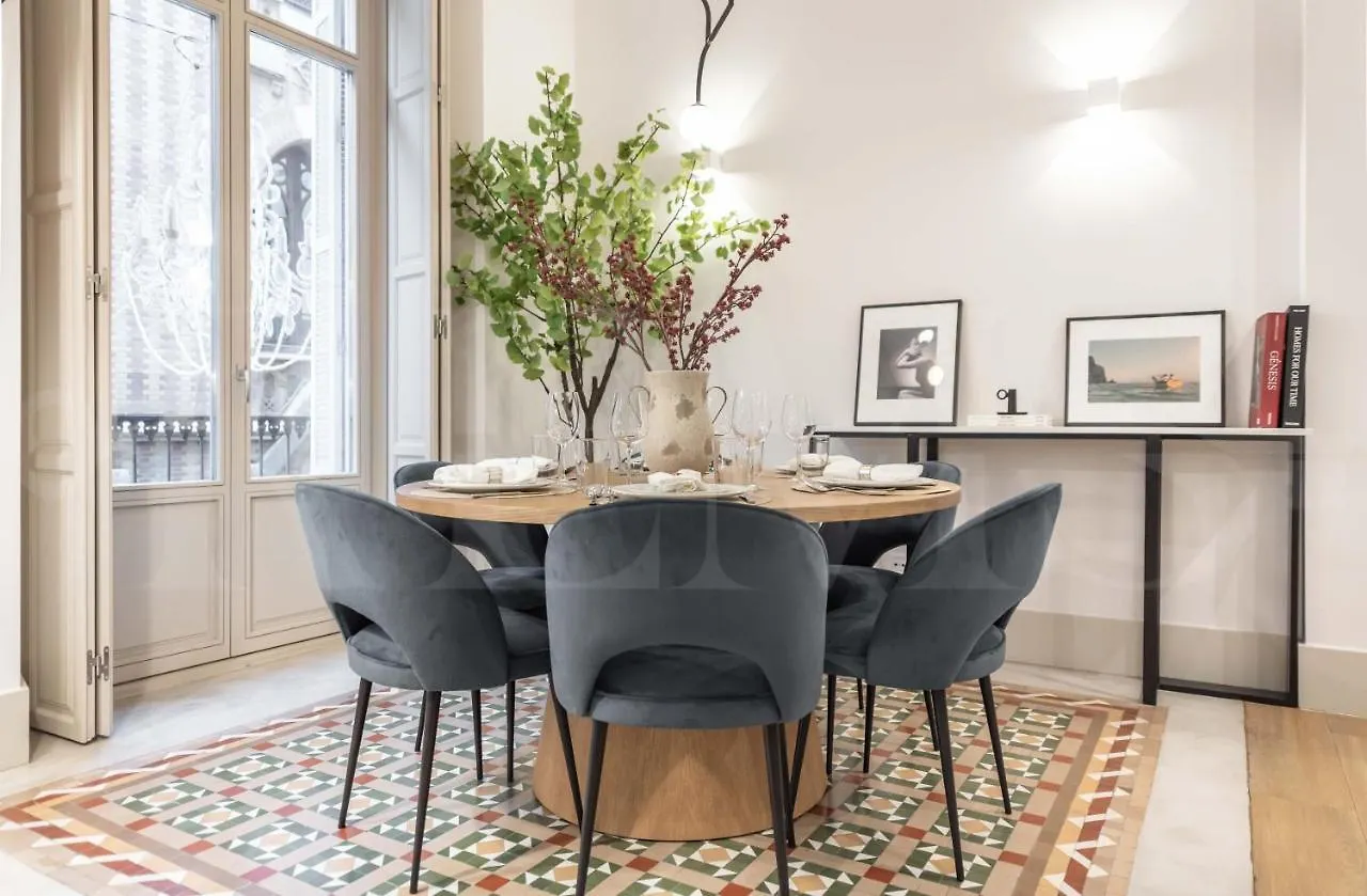 Modern Luxe Apartment In The Historic City Center By Rems Malaga 0*,