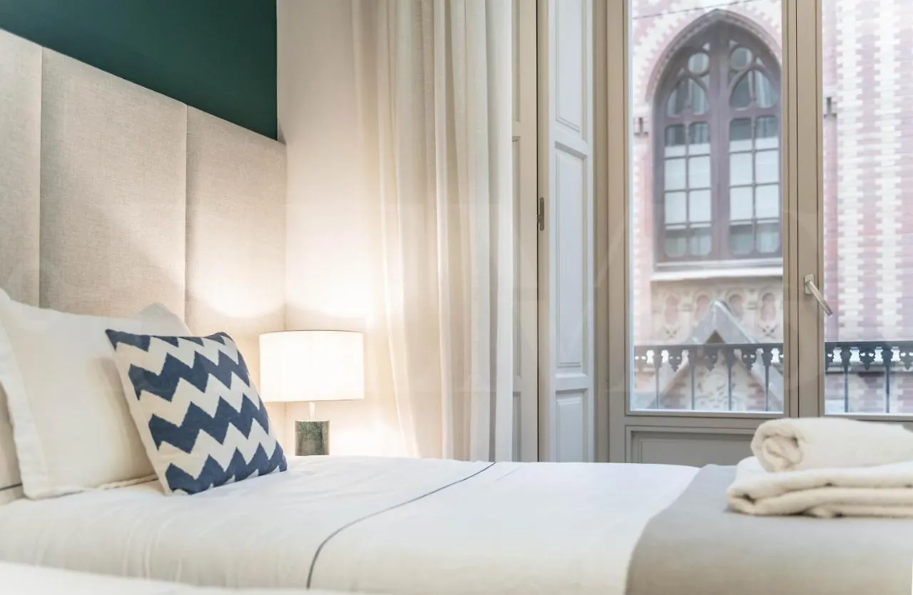 Modern Luxe Apartment In The Historic City Center By Rems Malaga