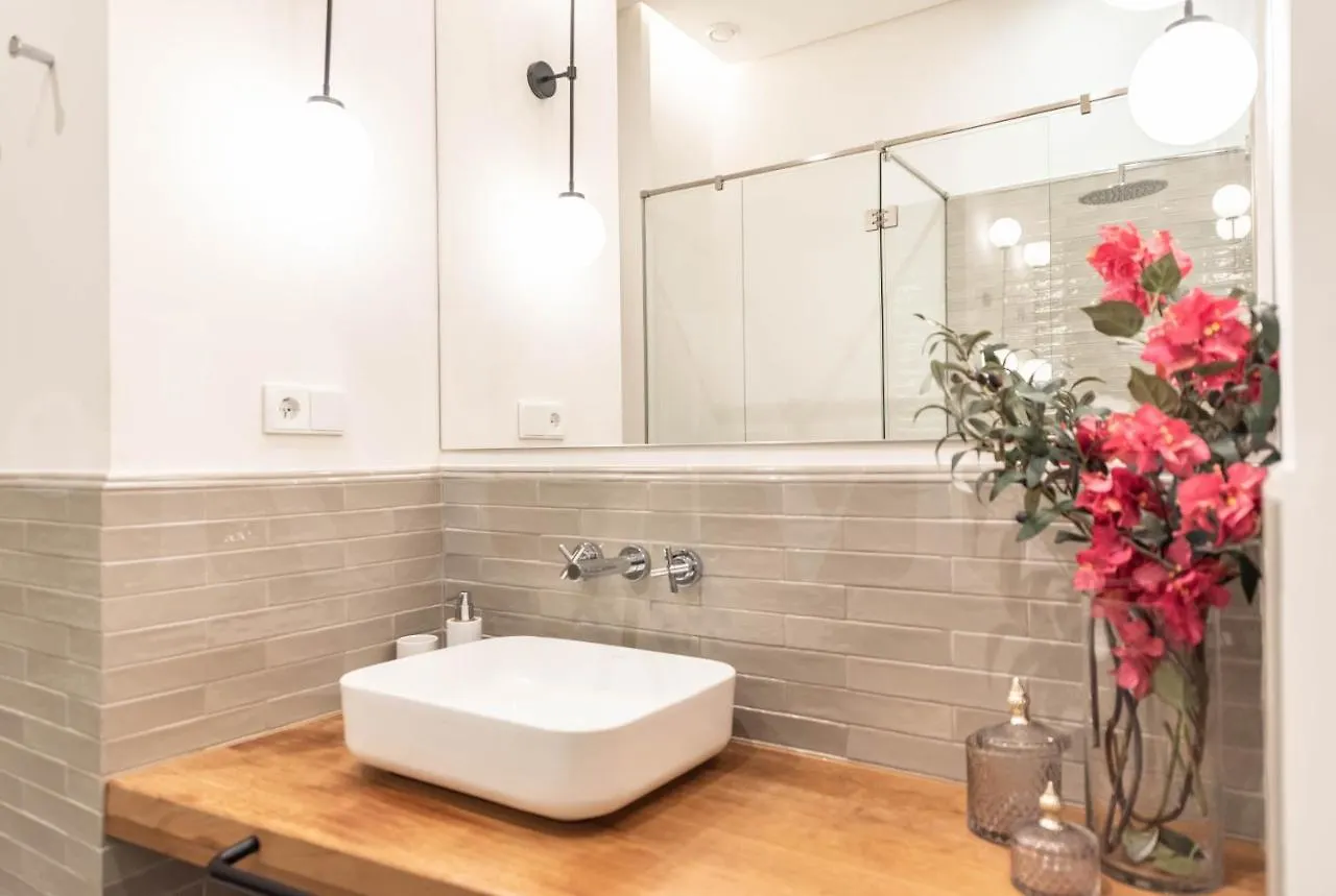 Modern Luxe Apartment In The Historic City Center By Rems Malaga