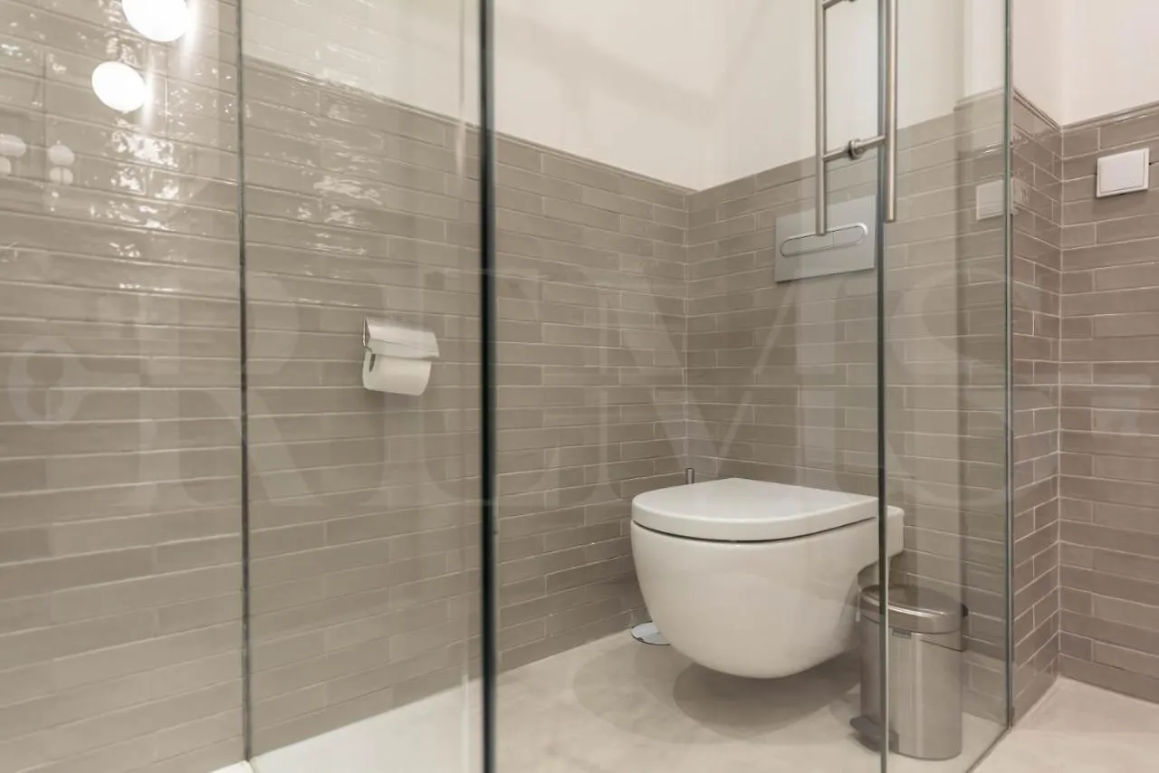 Modern Luxe Apartment In The Historic City Center By Rems Malaga 0*,