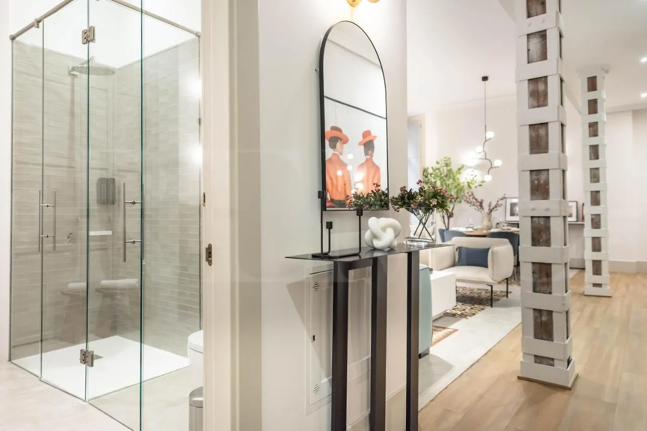 Modern Luxe Apartment In The Historic City Center By Rems Malaga